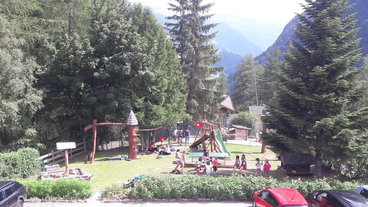 Familienpension Gletscherblick Heiligenblut Exterior foto